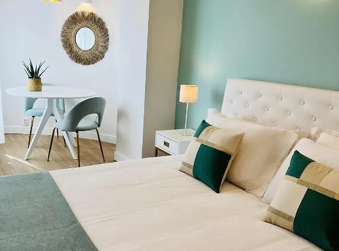 Sunset Retreat 1a Linha De Mar 몬뜨고르두